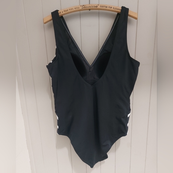 Swimsuits For All bathing suit - Picture 2 of 4